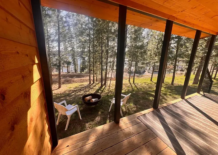 Rustic 1 Bd 1 Ba Cabin At Waitts Lake Resort